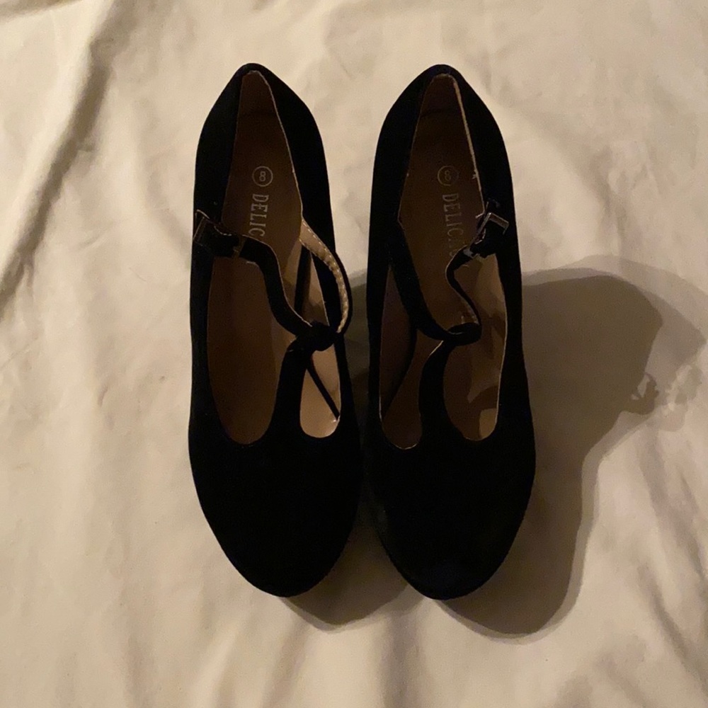 Black Velvet Delicacy Platform Wedges